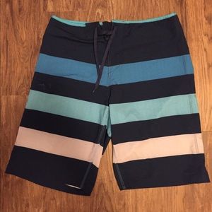 Burnside Swim Trunks / Board shorts